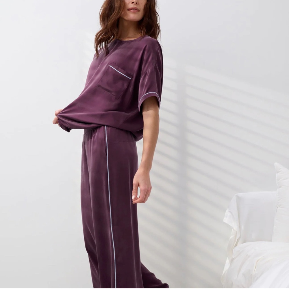 LUNYA NWOT Washable Silk Tee Pant Set in Vintage Merlot/Frosted Lagoon Size M - Picture 2 of 7